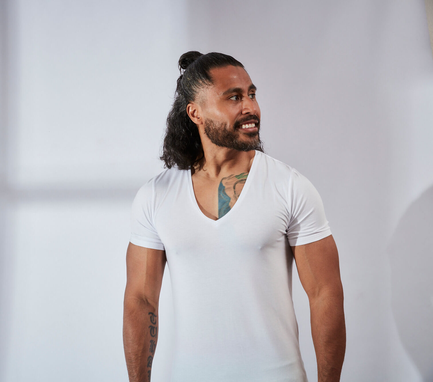 Studio shoot V-nus Stretch Wit ronde hals